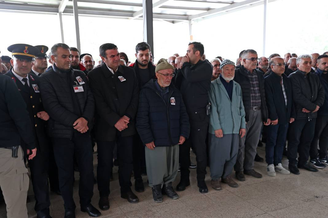 Şehit Jandarma Uzman Çavuş Yetişen son yolculuğuna uğurlandı - Resim: 8